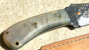 Cuchillo Belt Knife estilo Winkler, hecho a mano por Nil Fonseré con impresionantes cachas de Carnero.