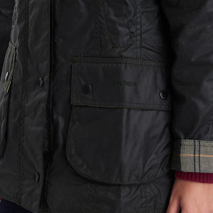 Chaqueta encerada Barbour Beadnell para mujer.