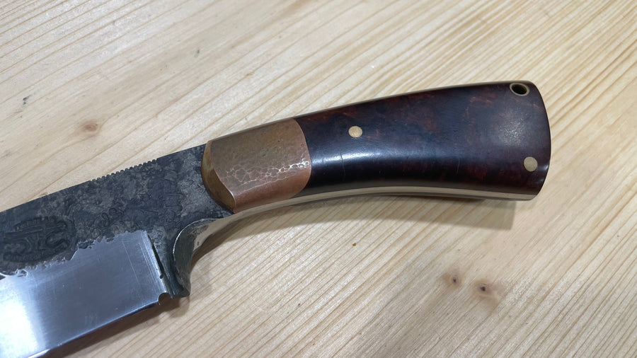 Cuchillo Bowie Guillermo Garcimonte en Ironwood, incluye cuño Journeyman Smith Performance Test.